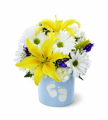 The FTD Sweet Dreams Bouquet - Boy